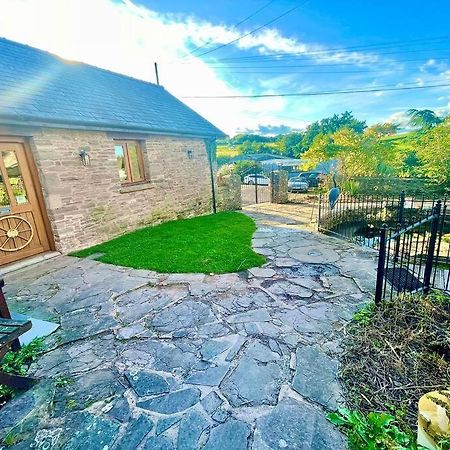 Stone Built Barn In A Beautiful Rural Setting Villa Llangwm-Isaf Buitenkant foto