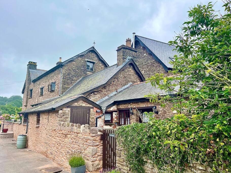 Stone Built Barn In A Beautiful Rural Setting Villa Llangwm-Isaf Buitenkant foto