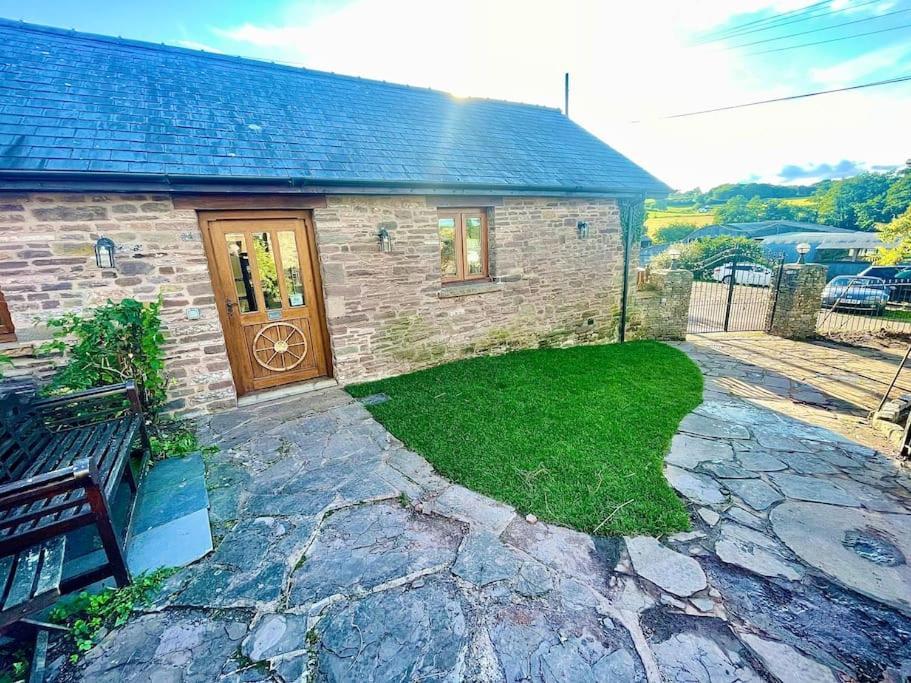 Stone Built Barn In A Beautiful Rural Setting Villa Llangwm-Isaf Buitenkant foto