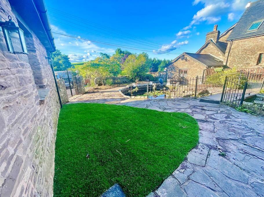 Stone Built Barn In A Beautiful Rural Setting Villa Llangwm-Isaf Buitenkant foto